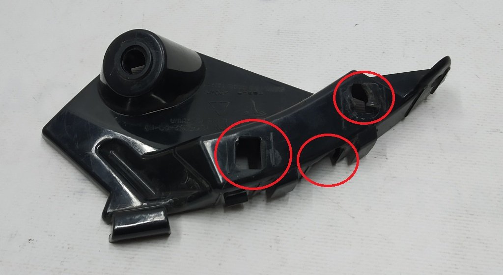 7 Front left bumper guide (shoe) (damaged) Tesla model X
