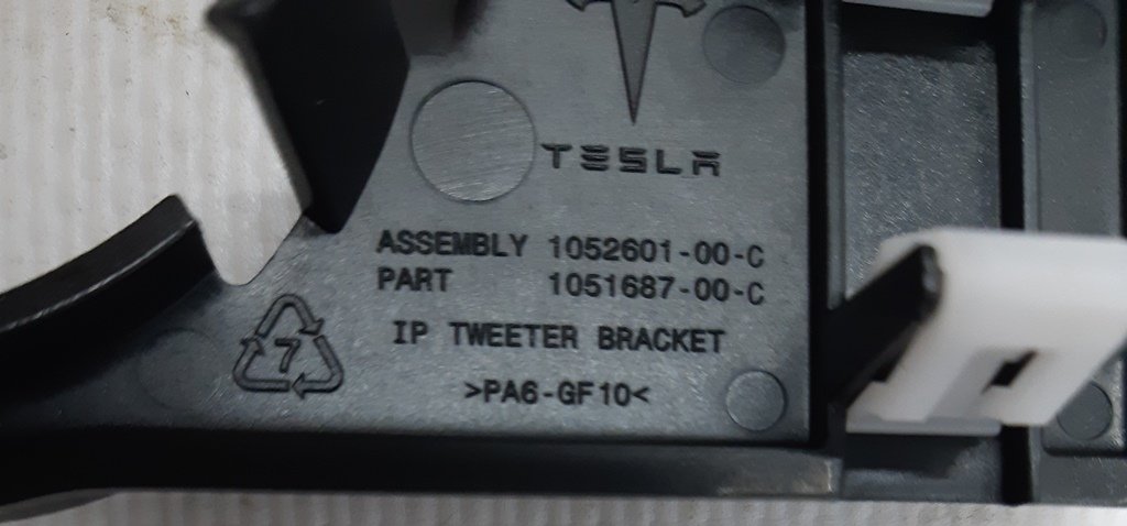 10 Fäste för montering av högfrekvent högtalare 30 mm Tesla Model S REST, Model X 1003326