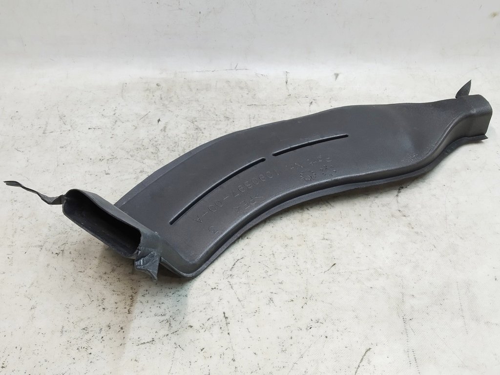 30 Charger duct Tesla Model X 1090897-00-B