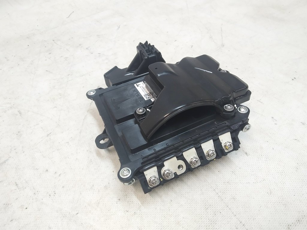 Boîte à fusibles électronique REV01 complète avec couvercles Tesla modèle X 1112379-01-J