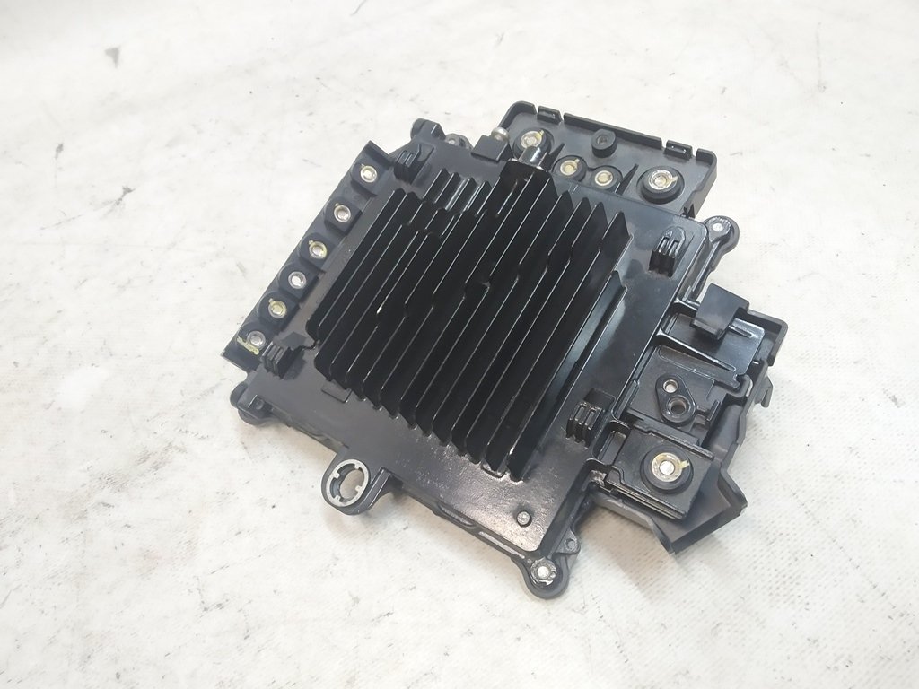 Boîte à fusibles électronique REV01 complète avec couvercles Tesla modèle X 1112379-01-J