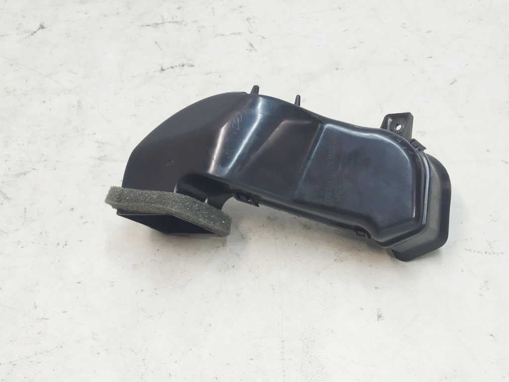 1 Sidoluftkanal för luftkonditioneringsaggregat (spis) Tesla Model X 1116133