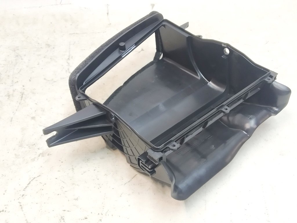 Luftkonditioneringsaggregatets luftintag (kupévärmare) INLET övre inloppsrör Tesla Model X 1116133