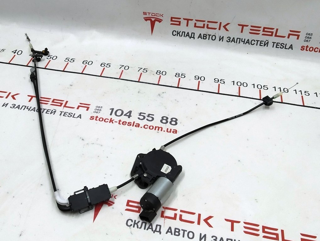 1 Electric motor main unlock. backrests of the double left seat of the 2nd row, complete with brackets. crepe. and cables Tesla model X 1098276-00-F