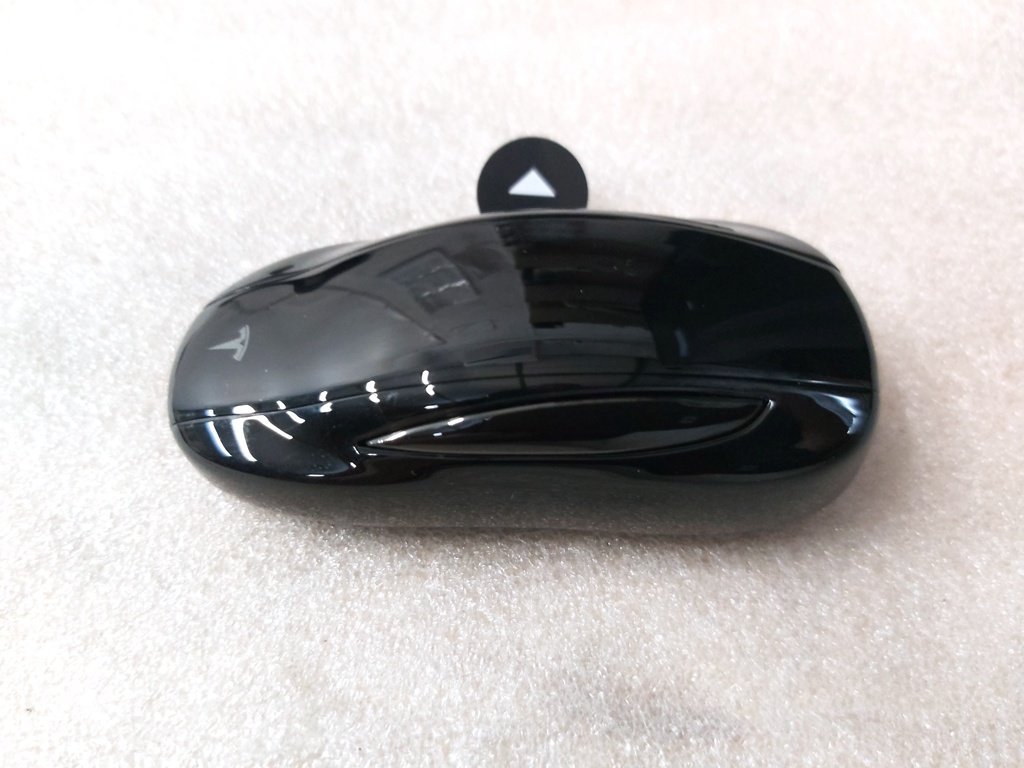 KEY FOB Tesla Model X Mar 2021 1621003-90-E