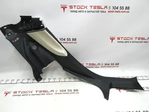 17 C 柱装饰左下方 CREAM GRAPH 损坏 Tesla Model S、Model S REST 1051769-S2-F