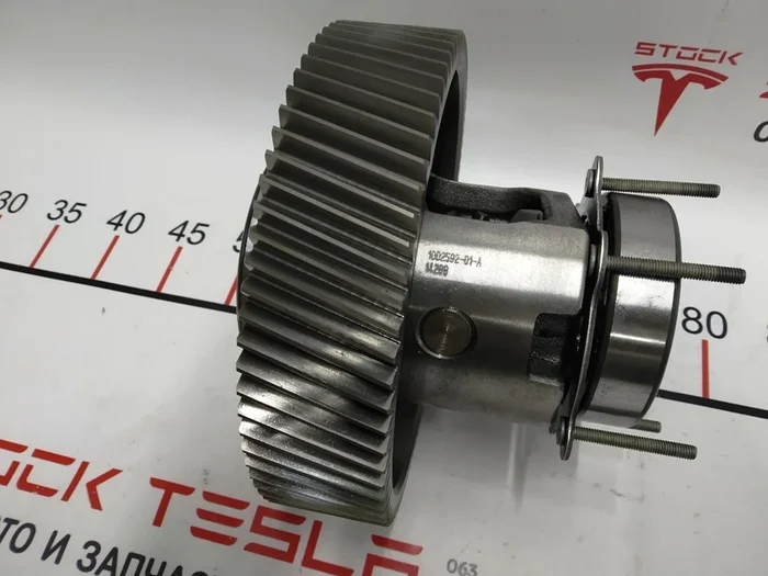 带差速器和轴承组件的主齿轮 SPORT Tesla S 型、S 型 REST 1025598-00-T