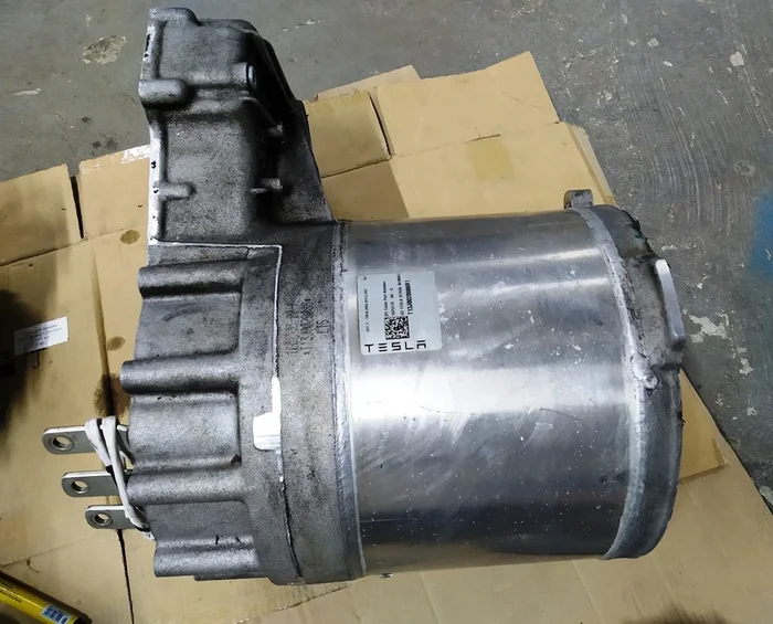 1 Статор двигуна Tesla model S 1025276-00-Q