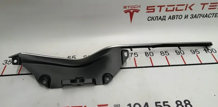 前左门卡铝成型 Tesla S 型、S 型 REST 1051387-00-A
