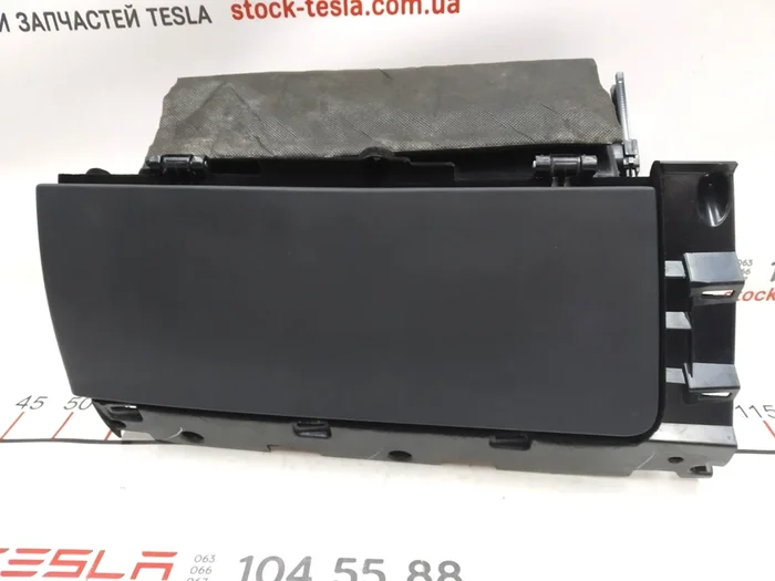 Guantera PVC BLK Tesla modelo S 1003327-14-P