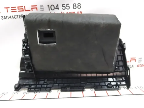 Guantera PVC BLK Tesla modelo S 1003327-14-P