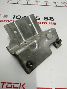 31 Кронштейн чилера Tesla model S 1003762-00-A