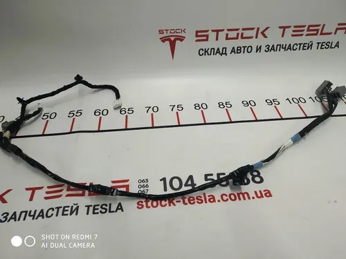 2 Проведення консолі Tesla model S 1004418-00-D