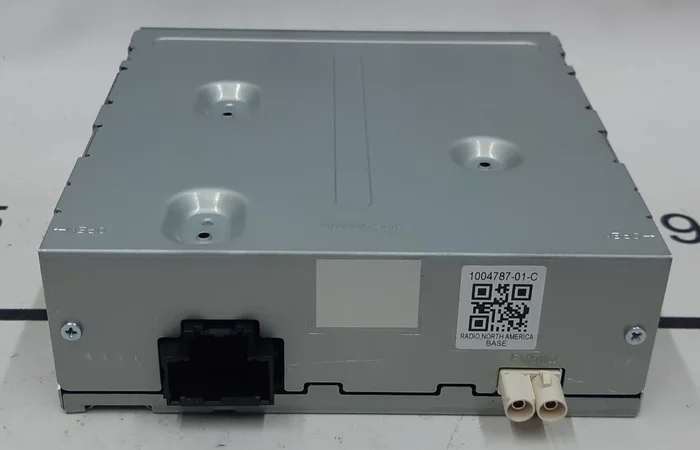 1 Radiobasis 500 KB (USA) Tesla Modell X S REST 1052323-00-B