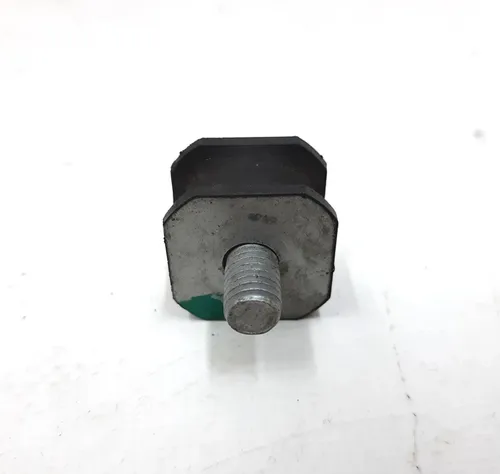 11 Tlumicí šroub pro upevnění kompresoru Tesla model S, model S REST 1007055-00-C