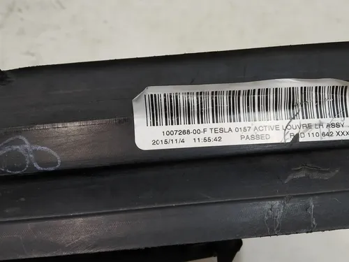 Actieve linker doorvoertulebehuizing (schade) Tesla Model S 1007268-00-F