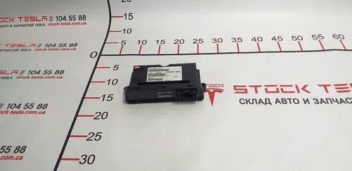 4 Tesla Model S, Model S Panoramadachsteuergerät REST 1007512-00-B