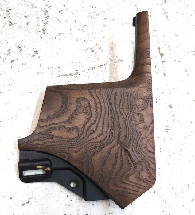 Dekorativt överlägg av centralpanelens förare till höger FIGURERAD ASH MATA med skada Tesla modell S REST, Tesla modell X 1004518-99-H