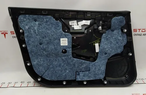 3 右前门卡总成 PURB/G/PUR13/PVCB CREAM PREM Tesla 型号 S REST 1007936-52-N