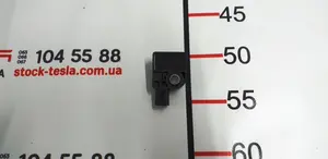 C sloupový snímač nárazu Tesla model S 1009017-00-A
