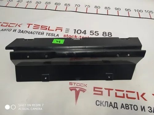 6 Кронштейн задній лівий для килимової доріжки RWD Tesla S, model S REST