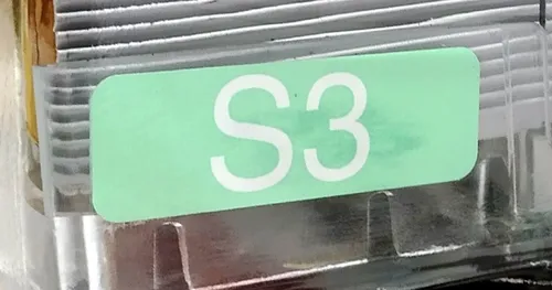 S3 주 배터리 모듈(BMB 보드 없음, 산화의 경미한 흔적) Tesla 모델 S 1014114-00-E