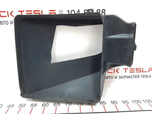 9 Diffusor rechts Kühler der Klimaanlage RWD mit Beschädigung des Tesla-Modells 1038059-00-A