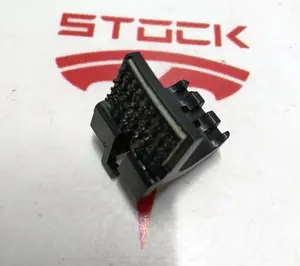 Upevnění tlačítka pro uvolnění víka zavazadlového prostoru pro Tesla model X S REST 1013417-00-B