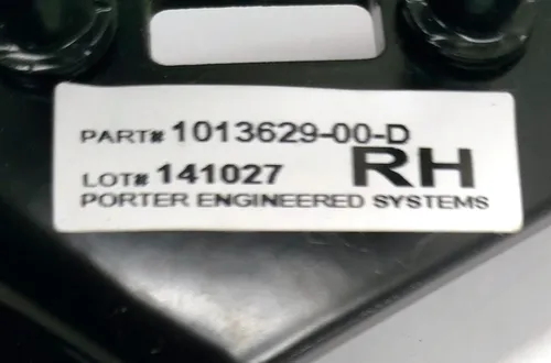 Anello di fissaggio sedile 3a fila destra Tesla modello S, modello S REST 1013629-00-D