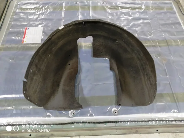 4 1016327-00-G Rivestimento parafango posteriore destro per auto elettrica Tesla Model S. Protegge l'auto da sporco e danni meccanici e previene anche la corrosione. Queste parti Tesla contribuiscono alle prestazioni affidabili del tuo veicolo elettri