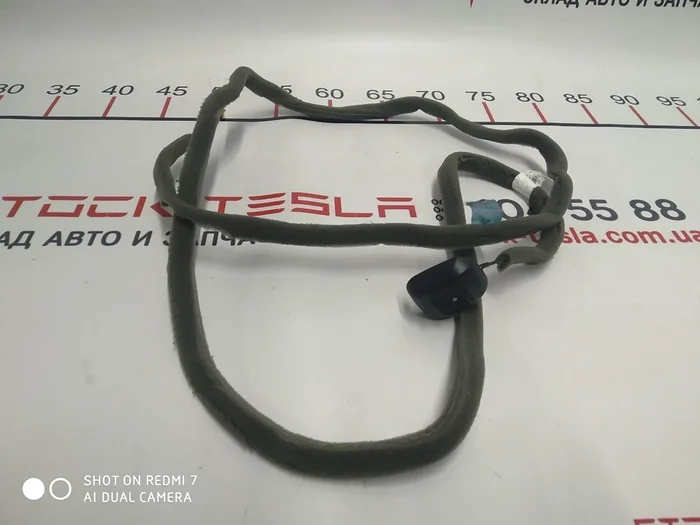 1 Satelitní anténa Tesla model S, model S REST 1018362-00-A