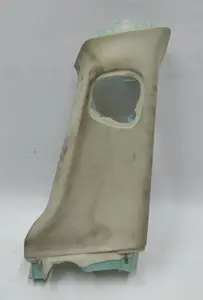 Obložení B sloupku vpravo nahoře bílá textilie (poškozeno) Tesla model S, model S REST 1021613-01-A