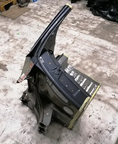 7 Ćwiartka przedni prawy słupek A (przód) z częścią montażu progu Tesla model S REST 1024198-S0-B