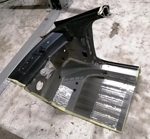 7 Ćwiartka przedni prawy słupek A (przód) z częścią montażu progu Tesla model S REST 1024198-S0-B