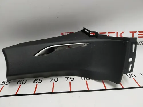 20 1024732-00-B Podkładka pasa bezpieczeństwa na słupku C, prawa Tesla model S, model S REST 1024732-00-B