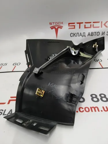 20 1024732-00-B Podkładka pasa bezpieczeństwa na słupku C, prawa Tesla model S, model S REST 1024732-00-B