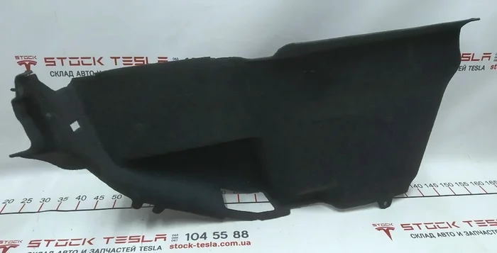 不带灯的低音炮右侧后备箱饰板 Tesla 型号 S、型号 S REST 1025980-00-C