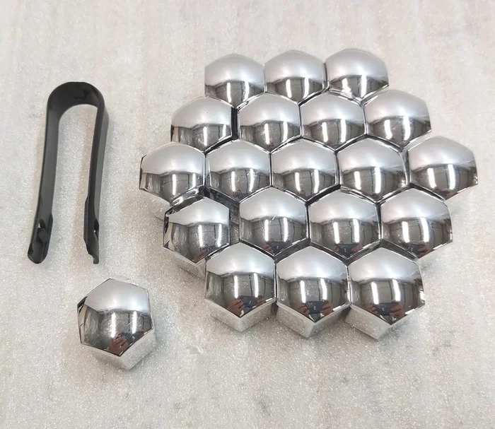 Комплект ковпачків колісної гайки d19 SILVER 20 штук Tesla all models 1027010