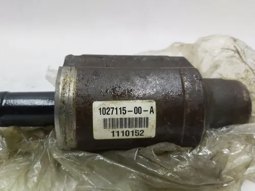 Піввісь передня права без пильовиків та хомутів AWD Tesla model X 1027115-00-D