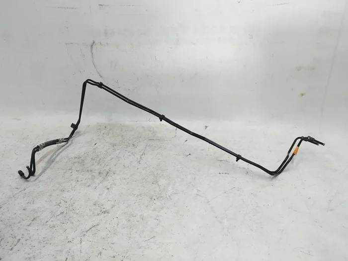 Brzdová trubka (hlavní válec k ABS) 2 trubky součástí Tesla Model X 1027711-00