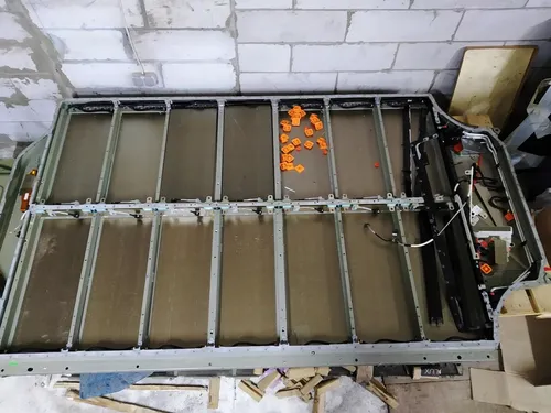 Boîtier de batterie principal 85 KWH avec tuyaux de refroidissement et bus d'alimentation Tesla modèle S, modèle S REST 1028600-00-W