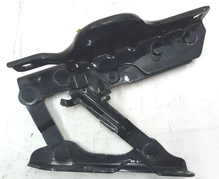 Levý montážní závěs kapoty PBSB Tesla model S, model S REST 1029284-99-D