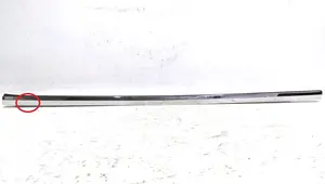 Moldura da porta externa dianteira esquerda cromada danificada Tesla model X 1032165-88-D