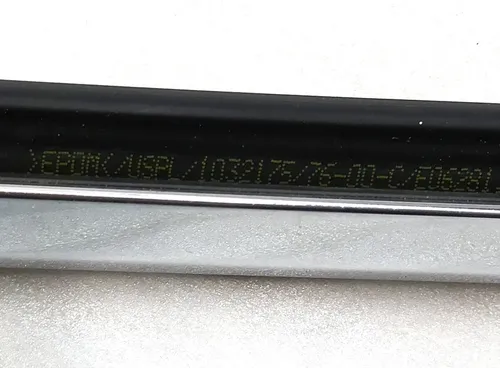 Modanatura portiera esterna inferiore sinistra, cromata, senza tappi terminali Tesla modello X 1032167-88-D