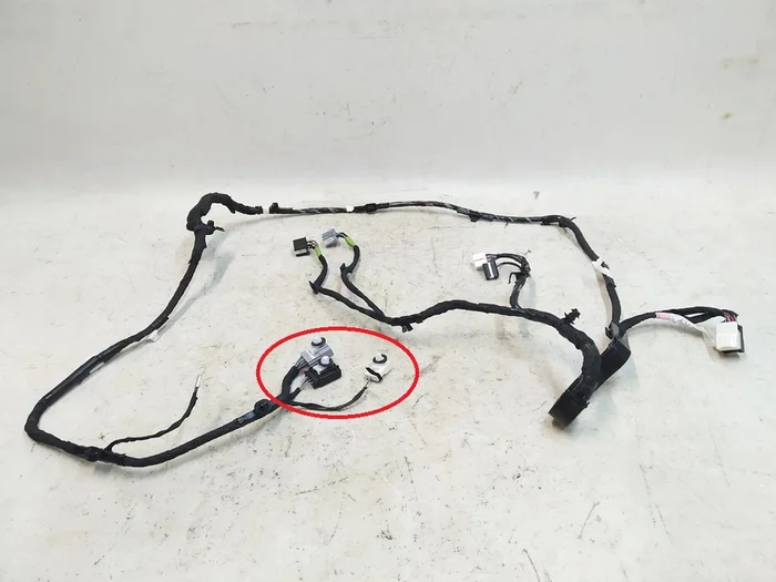 Cableado eléctrico del panel superior de la puerta trasera derecha (daños) Tesla modelo X 1032882-00-F