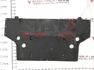 Unterfahrschutz vorne Tesla Model X mit Schaden 1035158-00-D