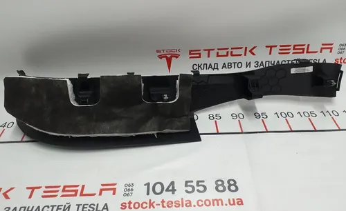 Облицювання стійки A нижня права Tesla model X 1035965-00-E