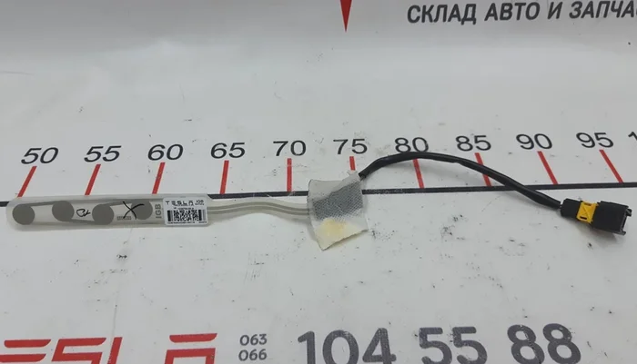 Датчик сидіння 2-го ряду Tesla model X 9876509-00-A