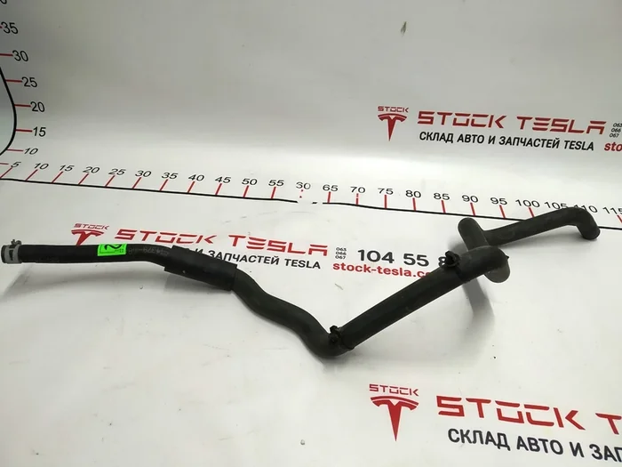 25 1037296-00-C Tubo di raffreddamento della pompa 50 W AWD Tesla modello S 1037296-00-C