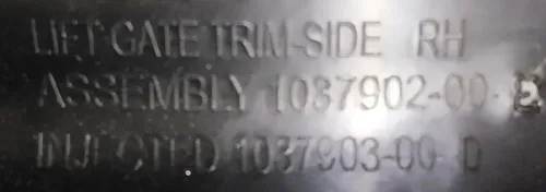 Obložení zavazadlového prostoru vpravo Tesla model X 1037902-50-E